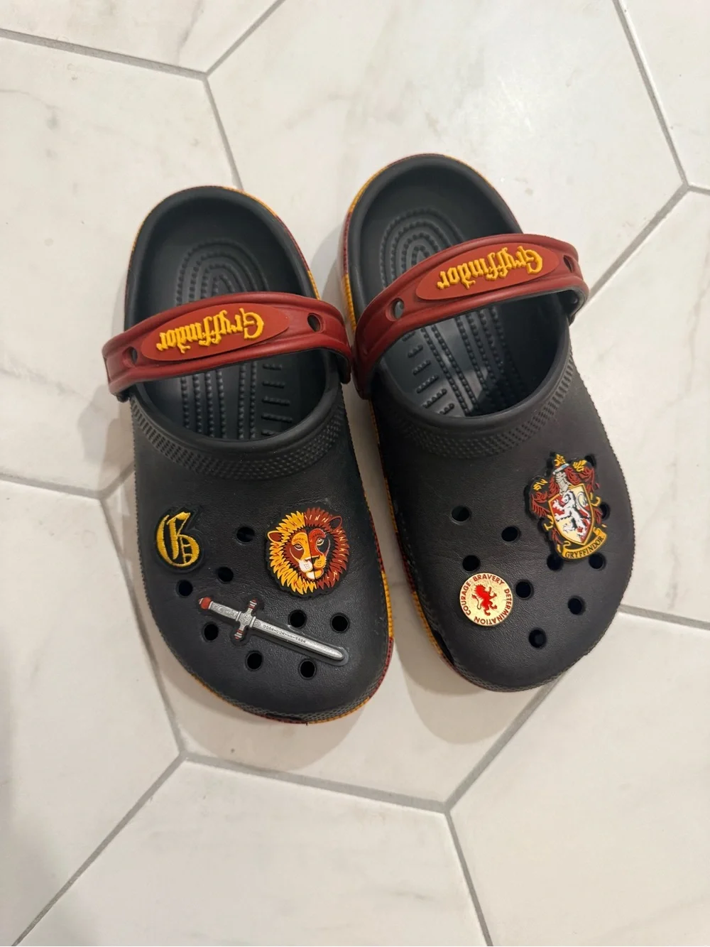 Crocs kids Black & Red Magical Gryffindor Clog Shoes j3